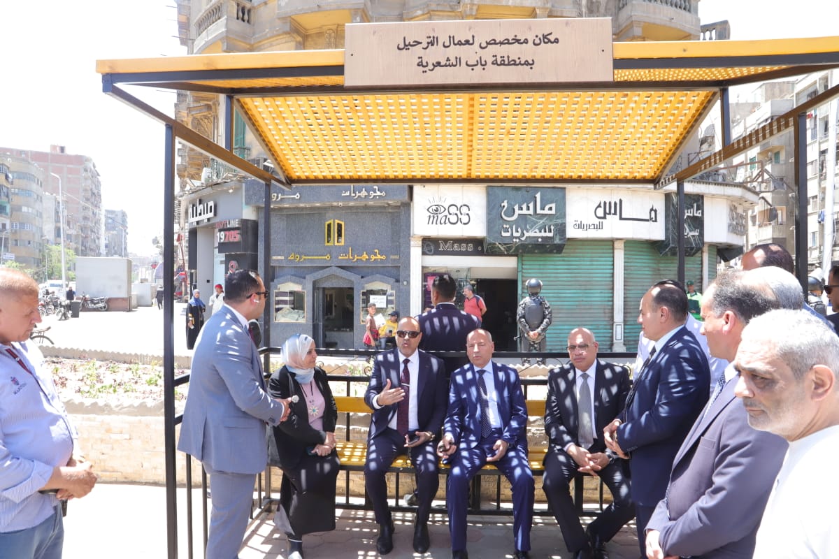 وزير القوى العامله 